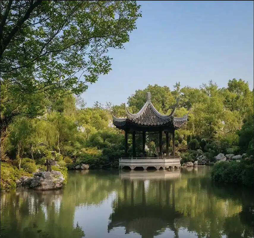 伍家岗区摆布餐饮有限公司